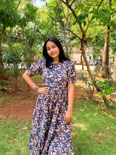 Load image into Gallery viewer, Raaha day to night dress without lining
