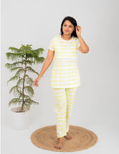 Load image into Gallery viewer, Green tie &amp; dye Feeding Pant set light weight
