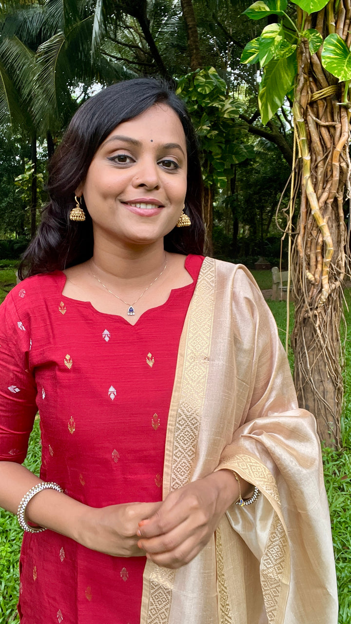 Aruvi -red  raw silk kurta with dupptta ( ready to dispatch)set of 2