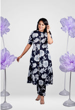 Load image into Gallery viewer, Blossom cotton kurta set (button opening)
