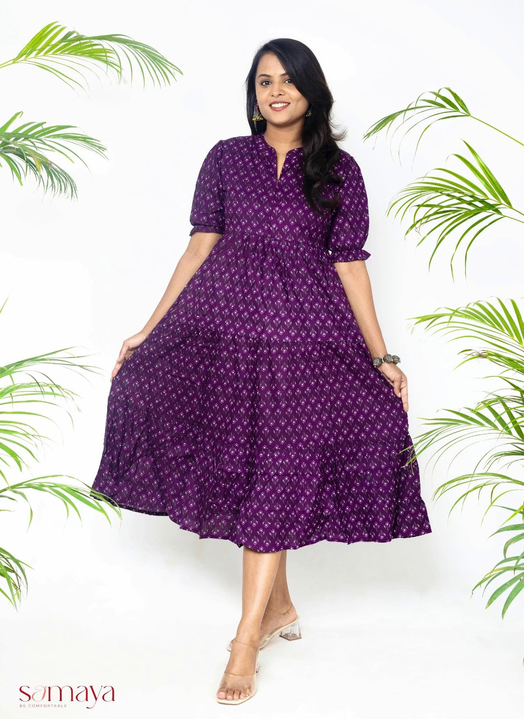 Grape casual dress with floral print, puff sleeves, collar neck, and center zip for nursing, made of lightweight cotton with lining.