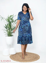 Load image into Gallery viewer, Midi Ink Blue Flower thick  weight Dress
