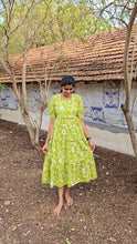 Load image into Gallery viewer, Preetha day to night dress without lining
