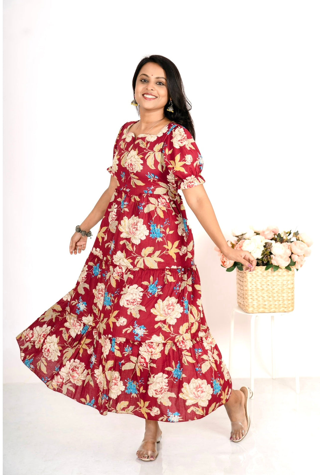 Samaya day to night dress in floral cotton fabric with elbow sleeves and center zip for maternity and nursing.