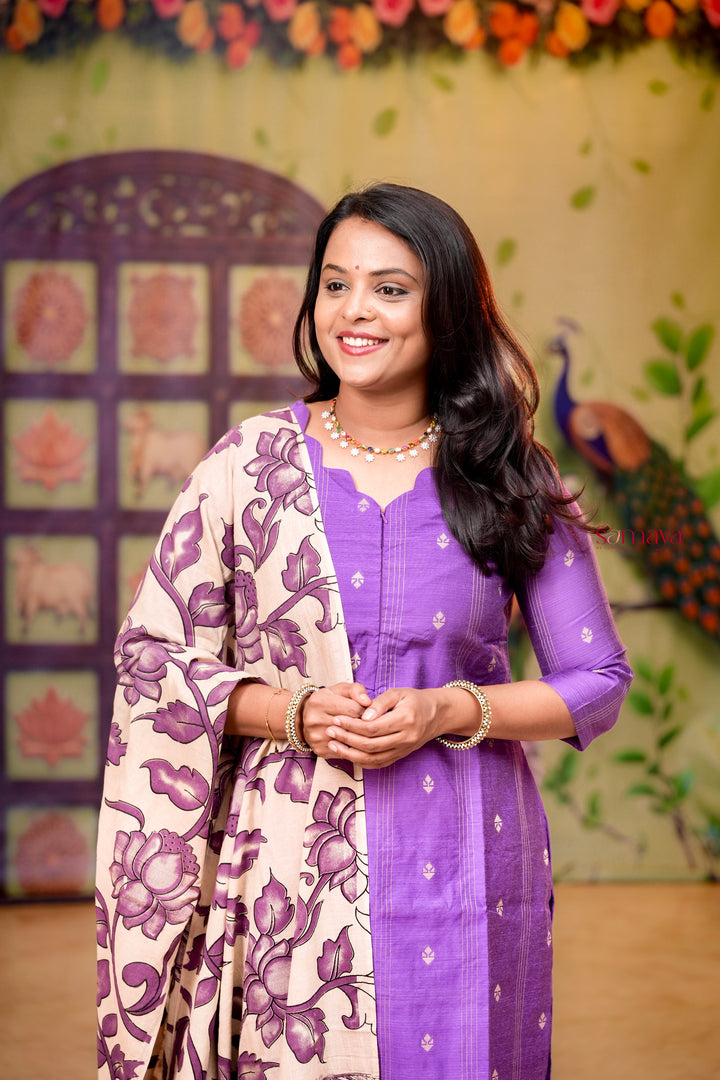 Malar- Lavender raw silk Kurta Set with hand painted kalamkari cotton dupptta