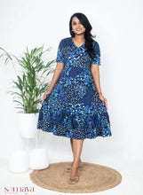 Load image into Gallery viewer, Midi Ink Blue Flower thick  weight Dress
