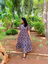 Load image into Gallery viewer, Raaha day to night dress without lining
