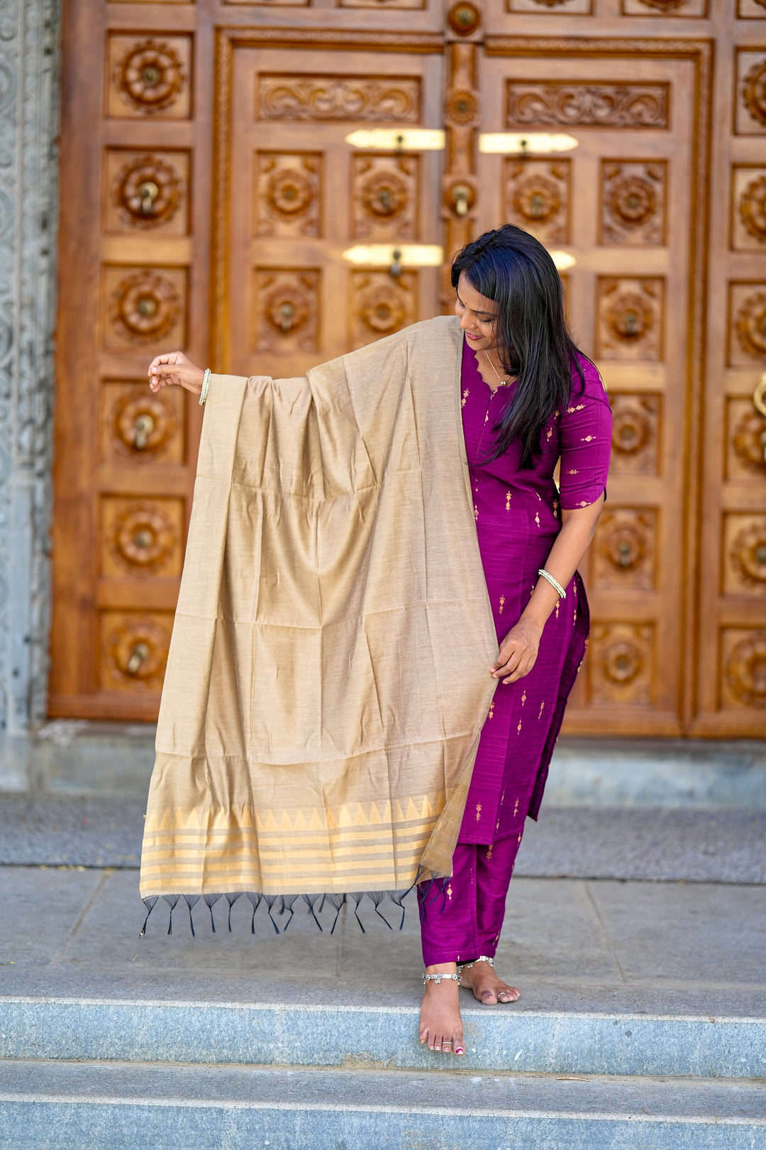 Janani 3 piece raw silk suit set
