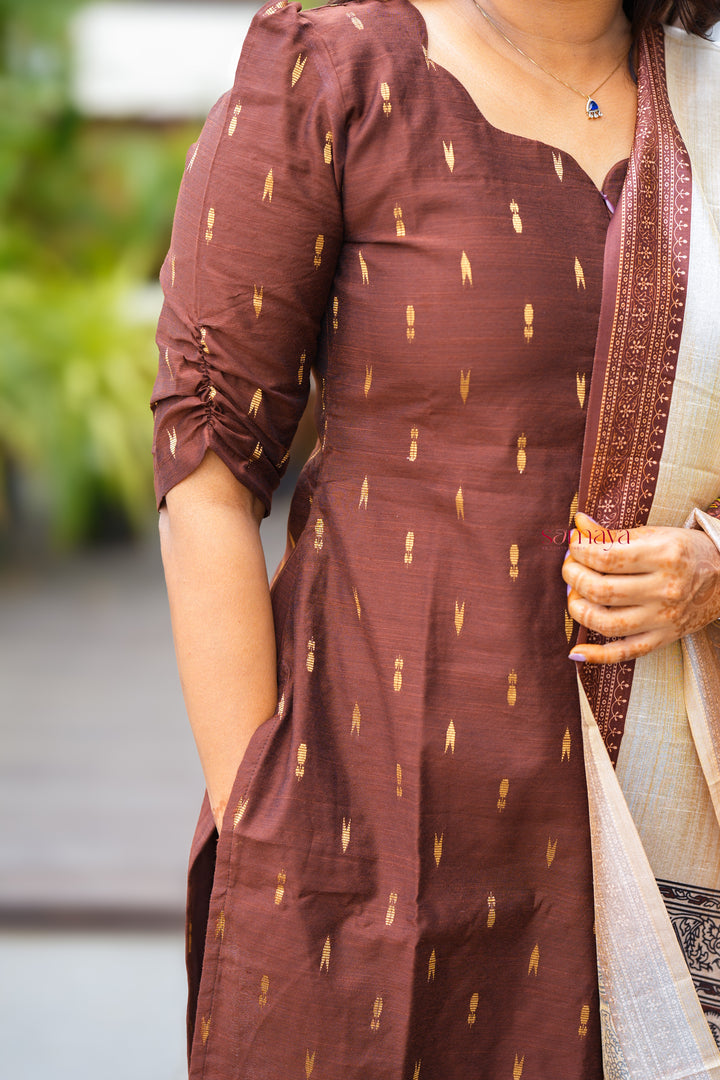 Kaapi- 3 piece salwar suit set with printed kalamkari dupatta