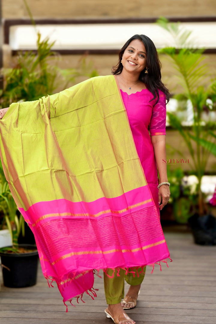Shanthini -pink Pochampally Ikkat  3 piece  suit set with Dupatta