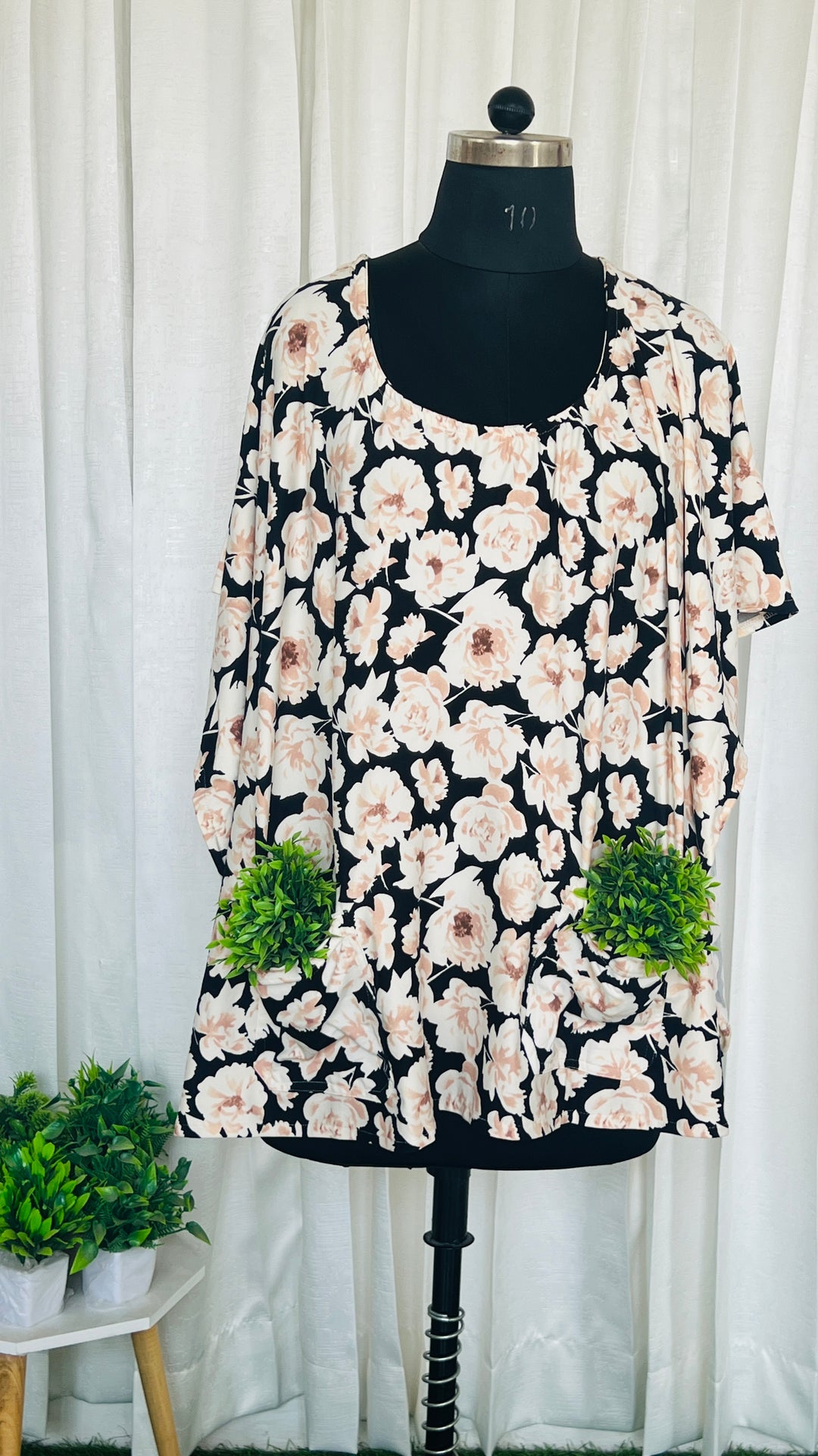 Flower Nursing Cover with pockets
