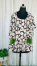 Load image into Gallery viewer, Flower Nursing Cover with pockets
