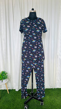 Load image into Gallery viewer, Planet nursing  Pant Set lightweight
