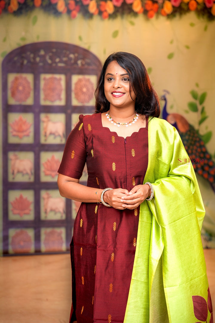 Yaaz-Maroon with green raw silk Kurta 3 piece set