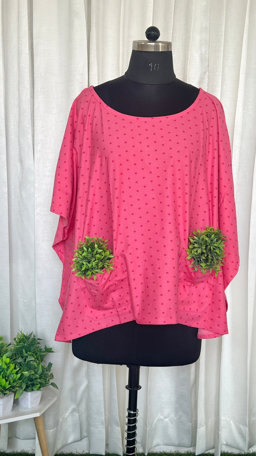 Pinky Nursing Cover with pockets