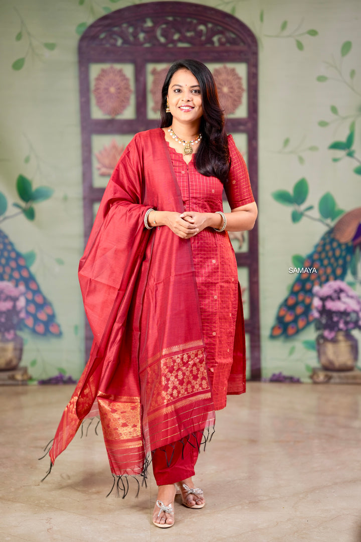 Thangam - red checked  raw silk Kurta Set of 3