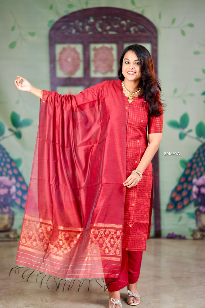 Thangam - red checked  raw silk Kurta Set of 3