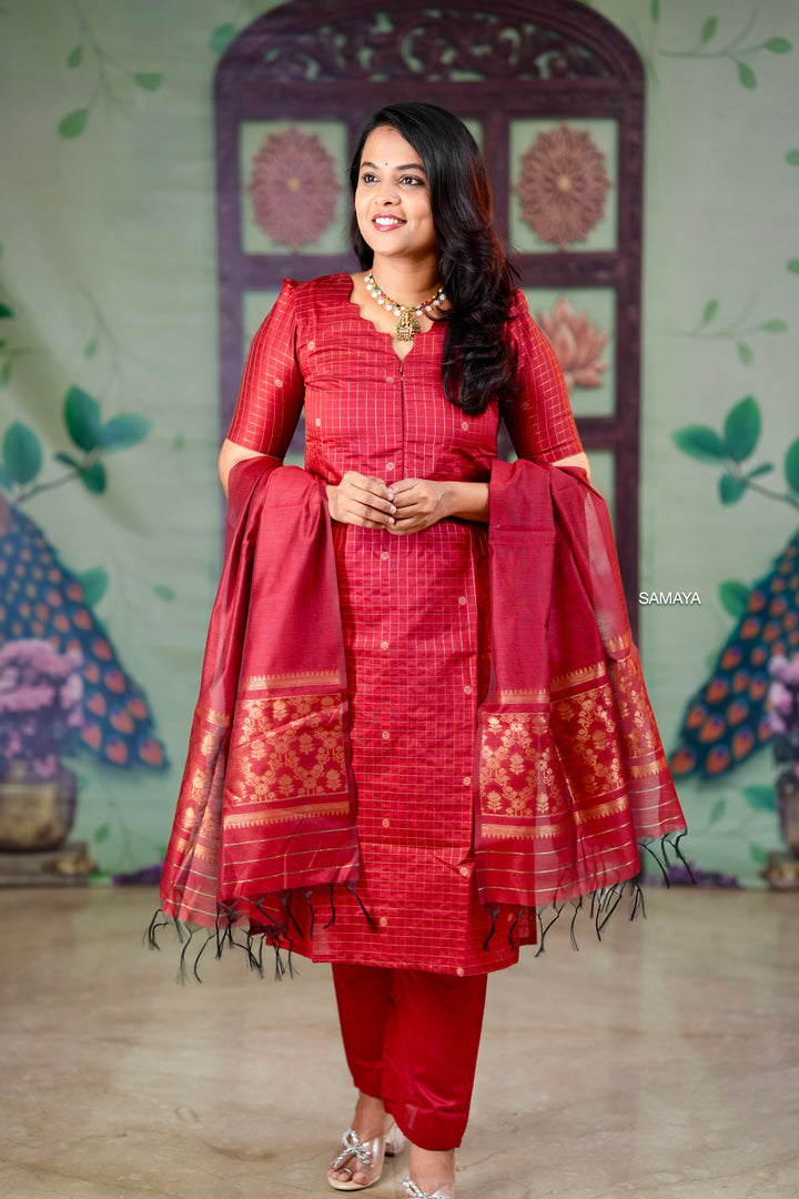 Thangam - red checked  raw silk Kurta Set of 3