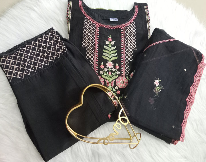Maya Kurta Set ( 3 piece set ) with organza dupptta