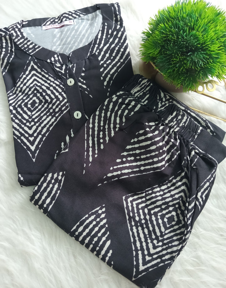 Haasya -black night suit set (button opening) Relaxed Fit