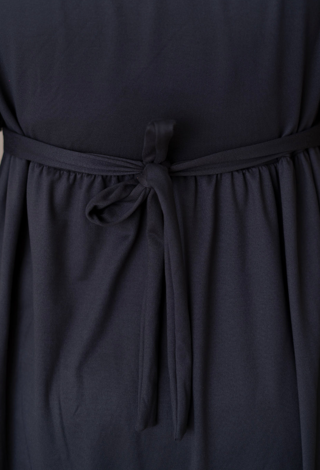 Midi -dark grey smiley dress thick fabric