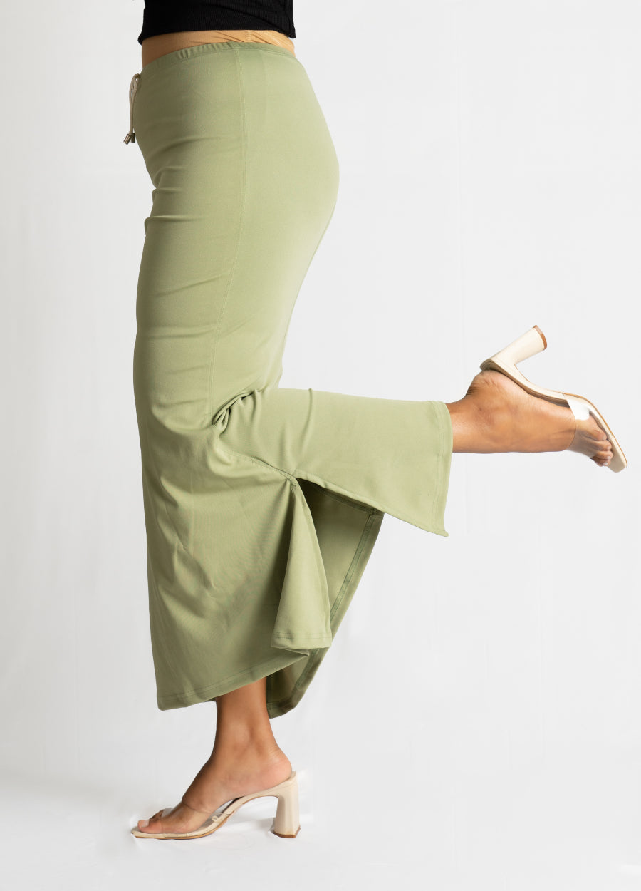 Pista Sareeshaper ( Small stain that doesn’t affect overall look or wear — priced lower and a great deal ! )